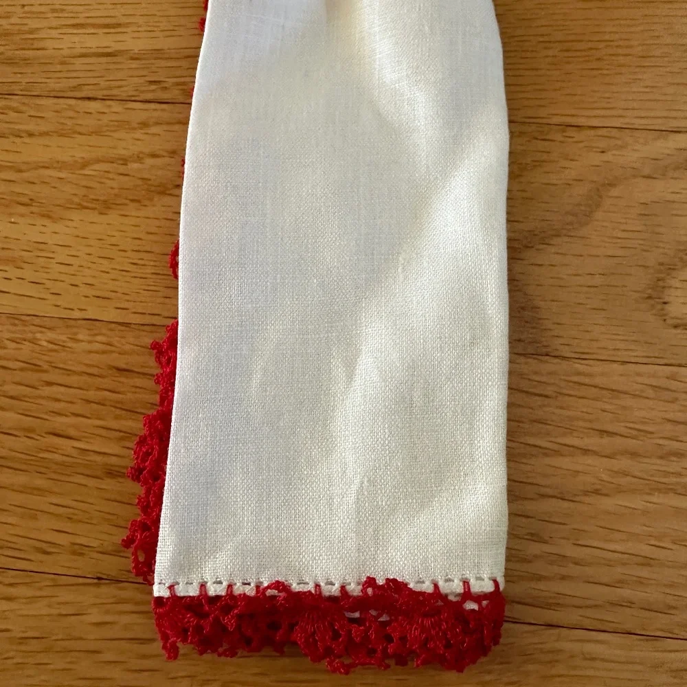 Vintage Embroidered Linen Dresser Scarf Runner Crochet Edge 34